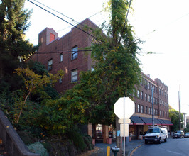 Galer Crest Apartments in Seattle, WA - Building Photo - Building Photo