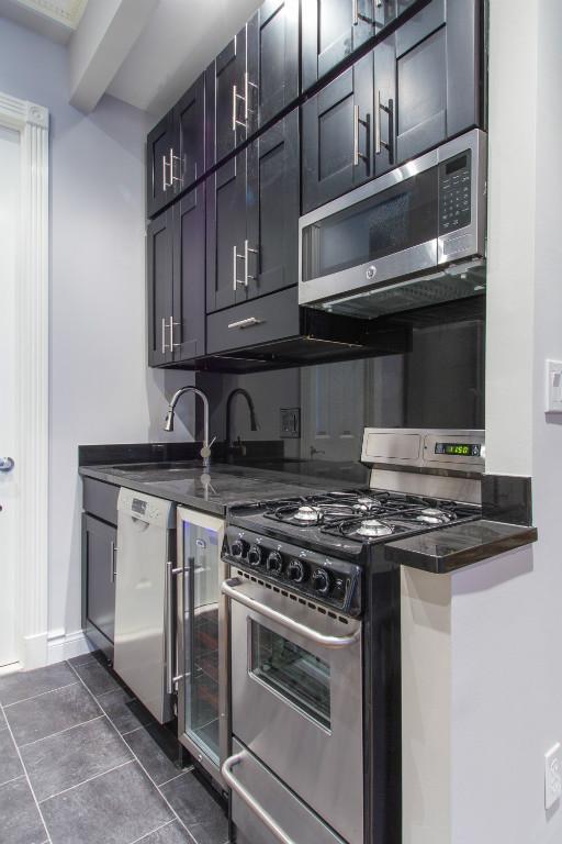 95 Perry St, Unit 2 in New York, NY - Foto de edificio - Building Photo