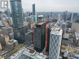 238 Simcoe St in Toronto, ON - Building Photo