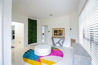 1914 Hickory Lawn Dr in Houston, TX - Building Photo - Building Photo