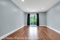 324 Hermit St photo'