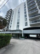 7928 West Dr in North Bay Village, FL - Building Photo