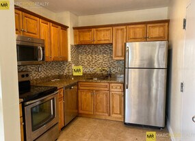 264 Maverick St, Unit 3 in Boston, MA - Building Photo