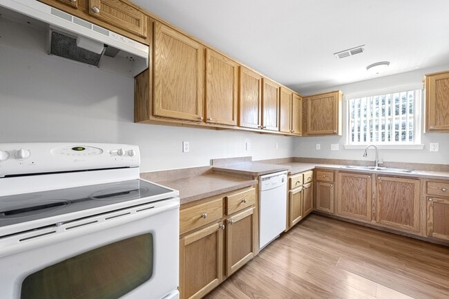 14152 Webster Dr in Shelby Township, MI - Building Photo - Building Photo