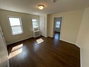 258 2nd St, Unit Second Floor in South Amboy, NJ - Building Photo - Building Photo