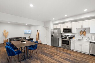 624 E 32nd St in Tacoma, WA - Foto de edificio - Building Photo