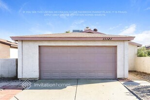 11121 N 82nd Ln in Peoria, AZ - Building Photo