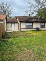 10706 Meadowlea Dr in Jacksonville, FL - Building Photo
