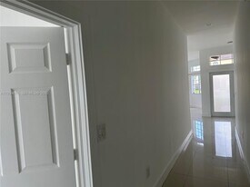 1552 SW 154th Ct in Miami, FL - Building Photo