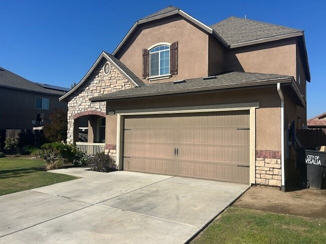 2410 W Sunnyview Ave in Visalia, CA - Building Photo - Building Photo