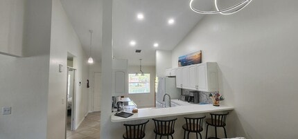 186 Pebble Shores Dr, Unit 204 in Naples, FL - Building Photo - Building Photo
