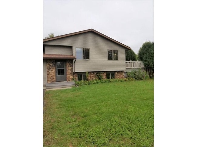502 Prairie Ln in Hudson, WI - Building Photo - Building Photo