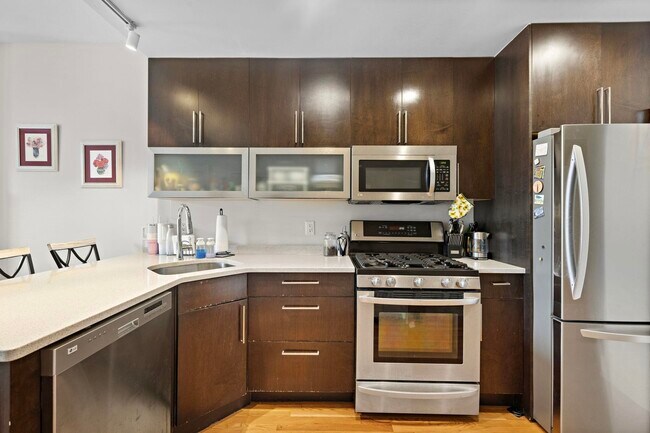 935 Park Ave in Hoboken, NJ - Building Photo - Building Photo