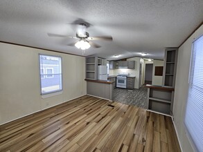 5687 Lowell Rd in Rome, NY - Foto de edificio - Building Photo