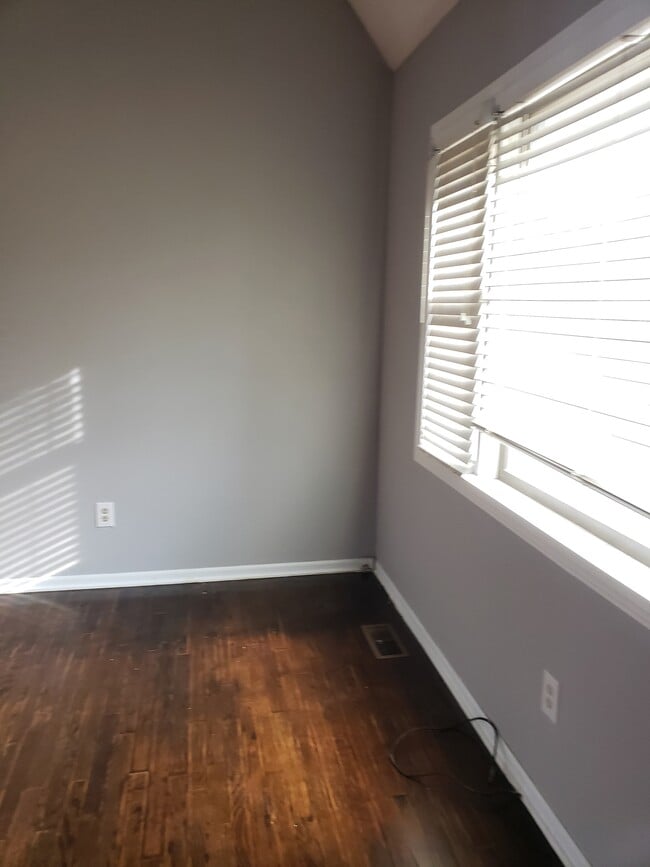 6 NE 62nd Pl in Gladstone, MO - Building Photo - Building Photo