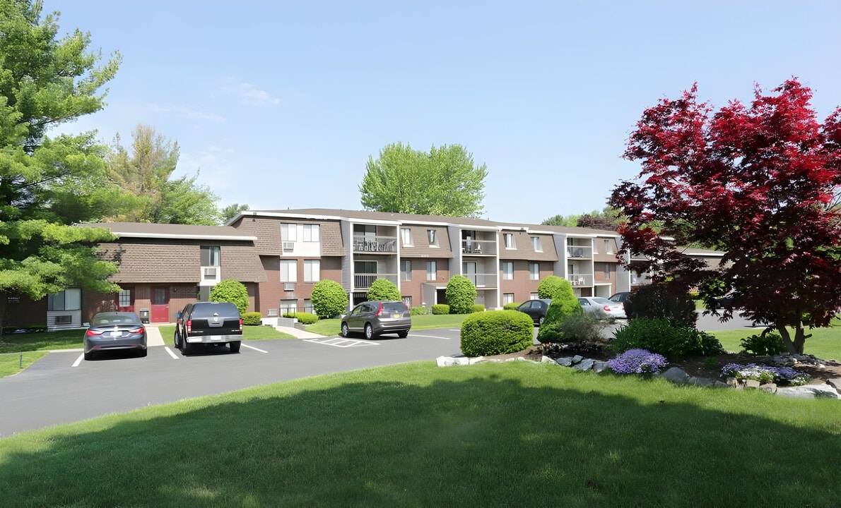 Regency Park North in Queensbury, NY - Building Photo