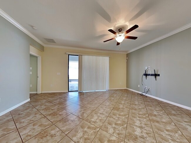 11020 Whittney Chase Dr in Riverview, FL - Building Photo - Building Photo