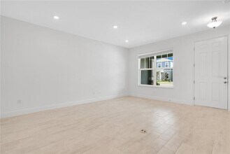 13124 Calming Breeze Wy in Winter Garden, FL - Building Photo - Building Photo