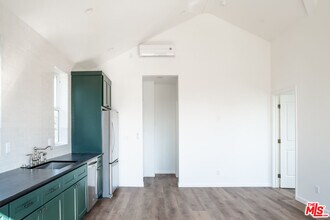 401 1/2 Firmin St in Los Angeles, CA - Building Photo - Building Photo