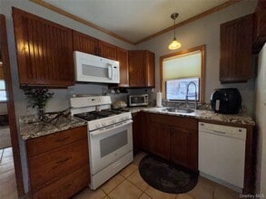 19 Schultz Ln in Wurtsboro, NY - Building Photo - Building Photo