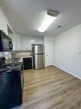 2042 Esplanade St in Navarre, FL - Foto de edificio - Building Photo