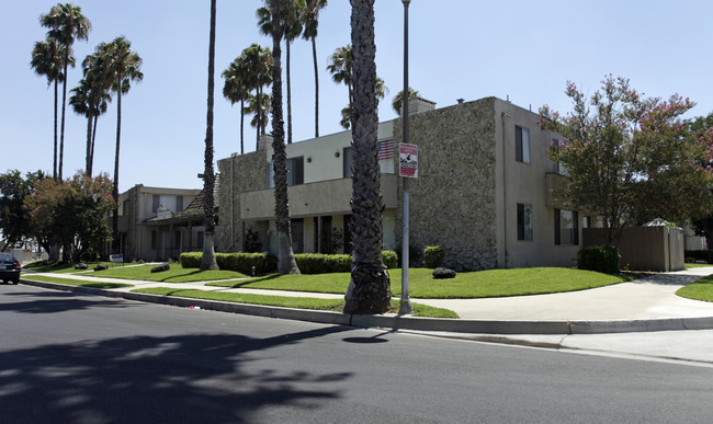 Ontario Apartments in Ontario, CA - Foto de edificio - Building Photo