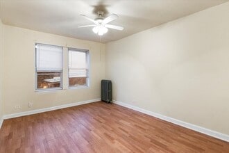 7827 S South Shore Dr in Chicago, IL - Building Photo - Building Photo