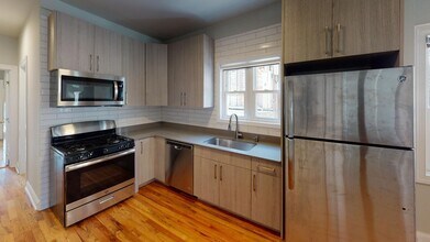 1551 W Augusta Blvd in Chicago, IL - Building Photo - Building Photo