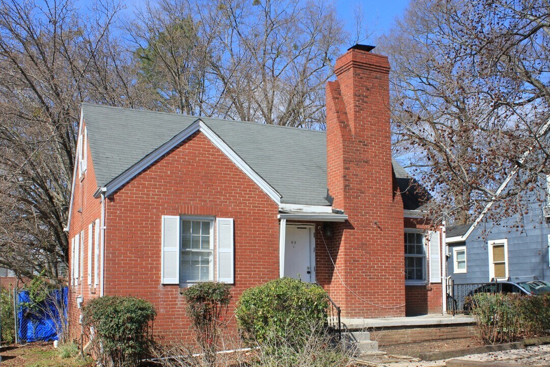 11 Bagwell Ave in Raleigh, NC - Building Photo