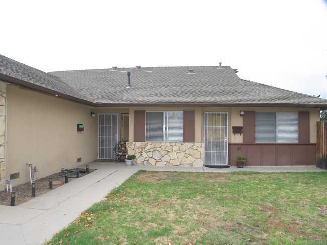 9413-9415 Petit Cir in Ventura, CA - Building Photo - Building Photo