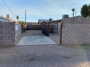 2034 W Madison St in Phoenix, AZ - Building Photo - Building Photo