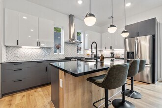 5502 Texas St in Houston, TX - Building Photo - Building Photo