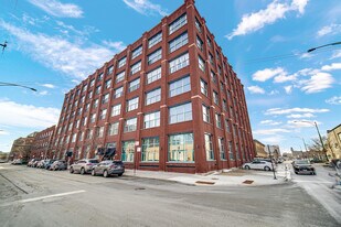 312 N May St in Chicago, IL - Building Photo