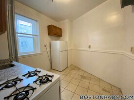 143 Park Dr in Boston, MA - Building Photo