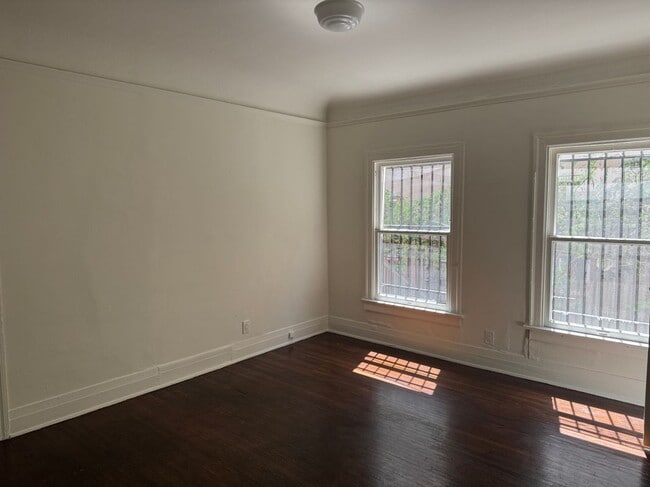 245 S Berendo St in Los Angeles, CA - Building Photo - Building Photo