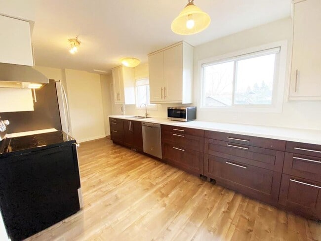 111 Tabor Blvd in Prince George, BC - Building Photo - Building Photo