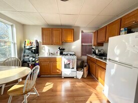 1572 Tremont St, Unit 3T in Boston, MA - Building Photo