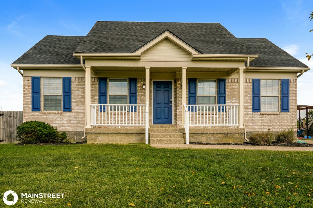 258 Crooked Oak Ct in Shepherdsville, KY - Building Photo