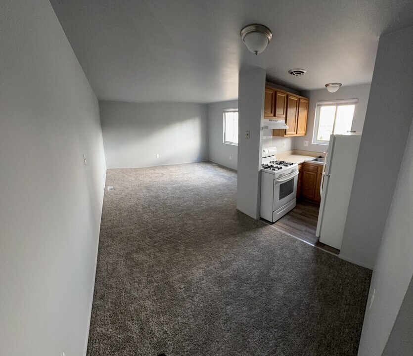 24961 Mayfair St in Flat Rock, MI - Building Photo