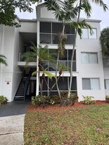 5780 Rock Island Rd in Tamarac, FL - Building Photo