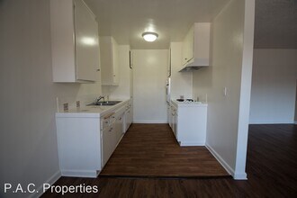 11840 Kittridge St in Los Angeles, CA - Building Photo - Building Photo