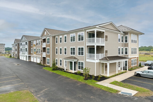 Arbors at Penfield in Penfield, NY - Foto de edificio - Building Photo