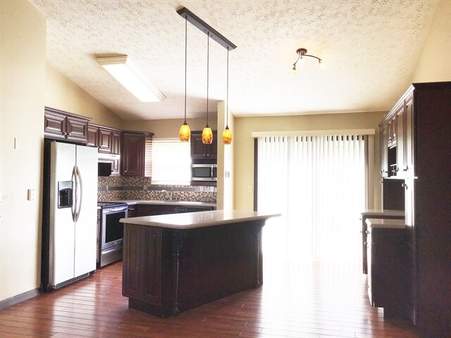 1431 Breckenridge Way in Amelia, OH - Building Photo - Building Photo