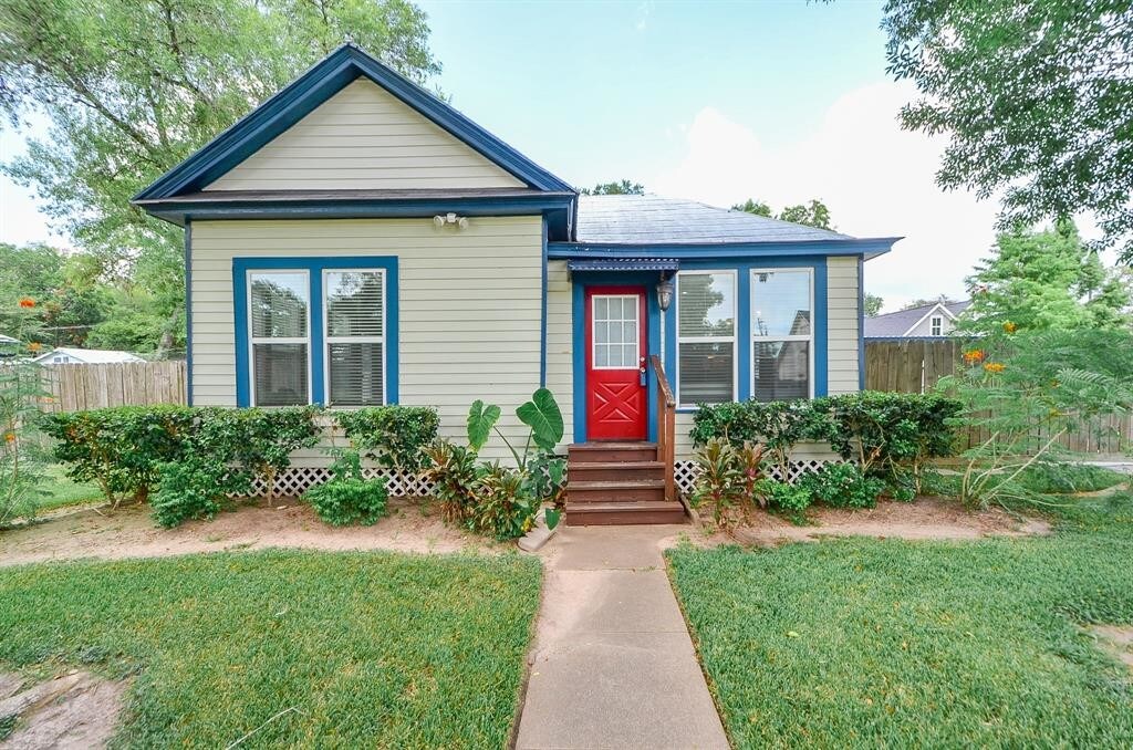 135 5th St in Sugar Land, TX - Building Photo