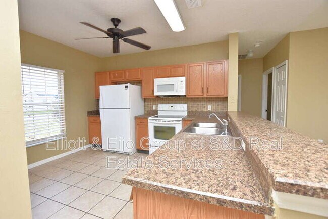 982 Cumberland Dr in Kissimmee, FL - Building Photo - Building Photo