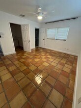 5801 SW 100th St in Miami, FL - Building Photo - Building Photo