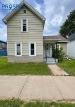 828 Water St in Eau Claire, WI - Building Photo - Building Photo