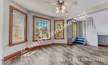 2519 N Hamlin Ave in Chicago, IL - Building Photo - Building Photo