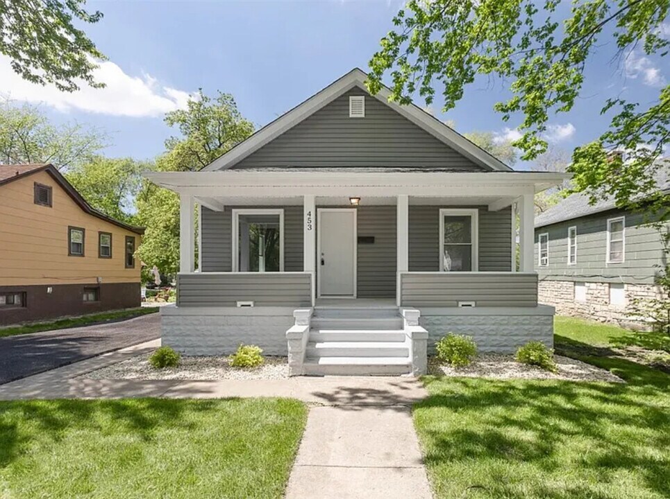 453 Water St in Joliet, IL - Building Photo