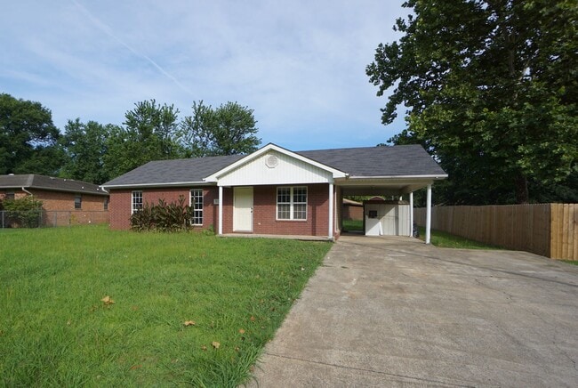 1121 Harris Dr in Alma, AR - Building Photo - Building Photo